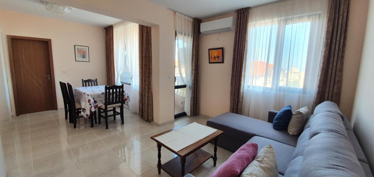 Luxury Apartments Ekaterina 切尔诺莫雷茨 外观 照片